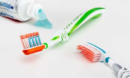 Guide d&rsquo;Achat Définitif : Quelle Brosse à Dents Choisir ?