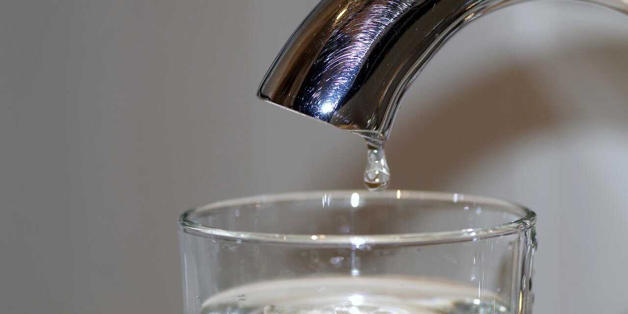 Combien de Litres ou Verres dEau Boire par Jour pour Perdre du Poids ?