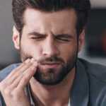 8 Astuces et Remèdes Naturels pour Soulager une Rage de Dents