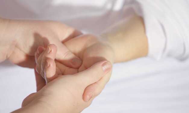 11 Conseils et Astuces pour Prendre Soin de vos Ongles